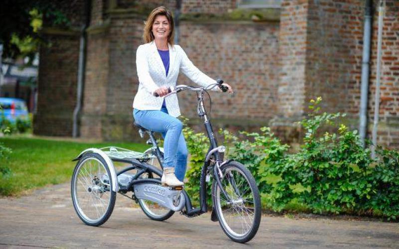 <p>Volwassenen die niet goed op een tweewieler kunnen fietsen door bijv. een verminderd evenwichtsgevoel en moeite hebben met op- en afstappen.</p>